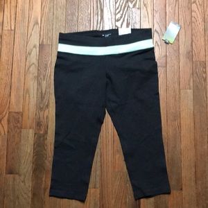 Capri Tek Gear Athletic Pants